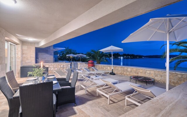 Livingstone Beach House