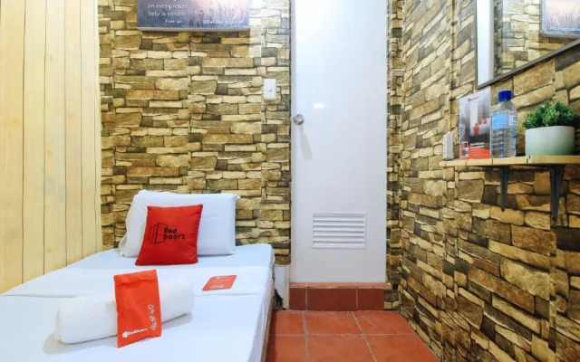 RedDoorz near OWWA Pasay