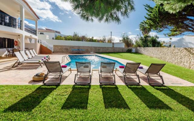 Villa Protea - 5 bedroom, beach, air-con, wifi