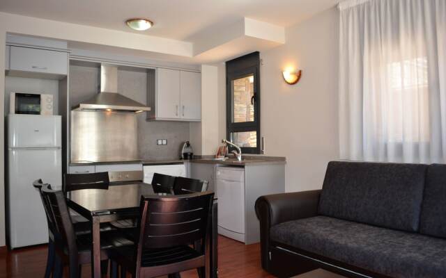 Peretol Apartments 1950M