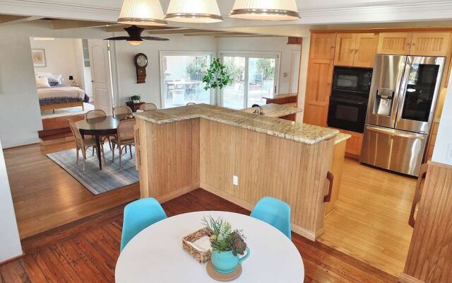The Belmont Beach Bungalow Pool & Hot Tub!
