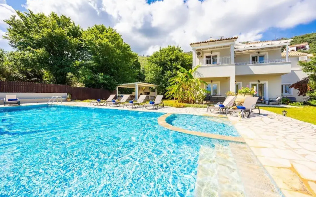 Ormos Beach House in Apraos