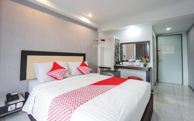 OYO 1318 Hotel Prince Boulevard