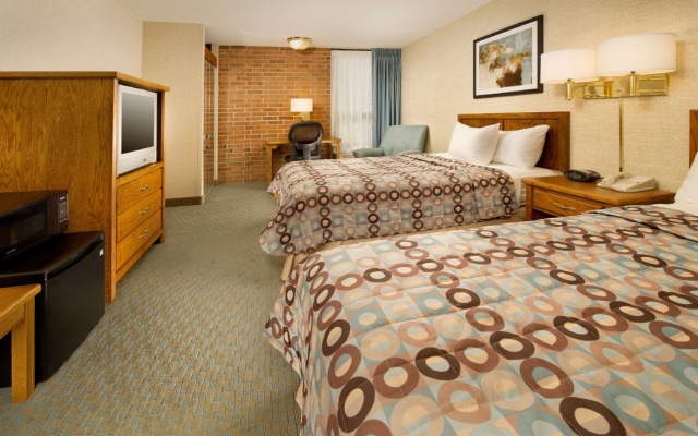 Pear Tree Inn St. Louis Airport