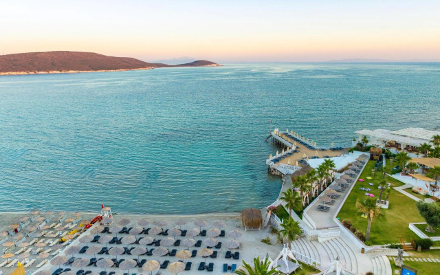 Design Plus Seya Beach Hotel