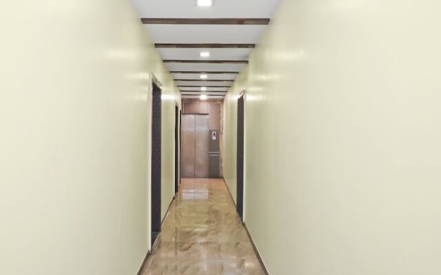 OYO 23524 Shades Of Royal