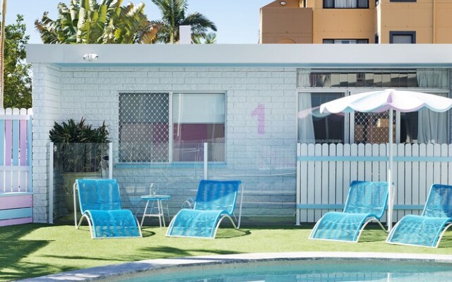 Ventura Beach Motel 3 Bedroom Poolside