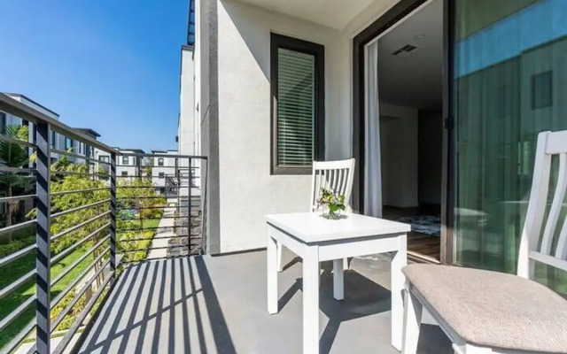 Private Room With Shared Bathroom