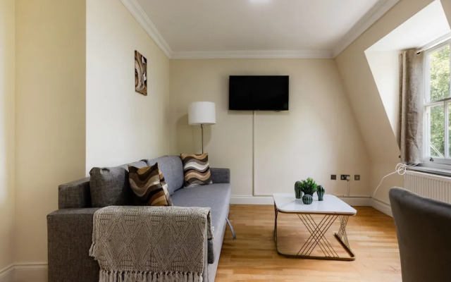 Warm Apartments in Queensway