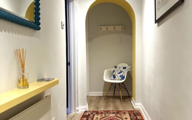 Unique Clifton Apartment on Historic Crescent