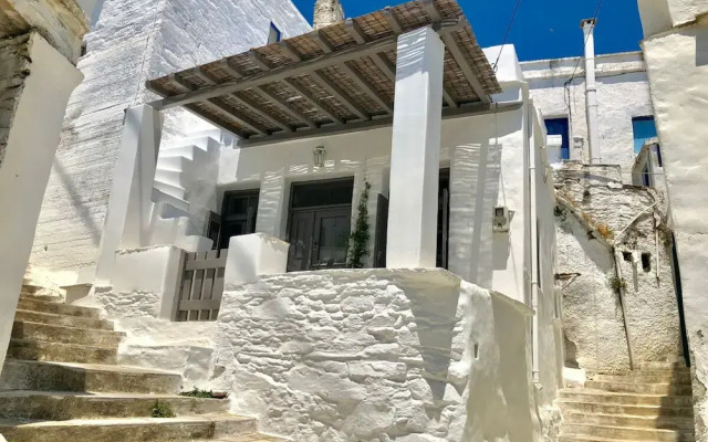 Village Aura in Tinos