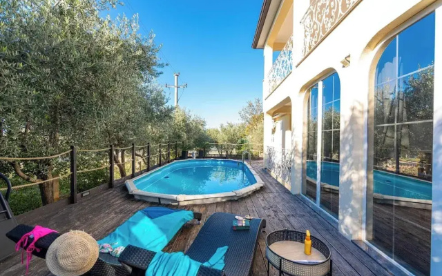 Holiday House with Pool Villa Seabird