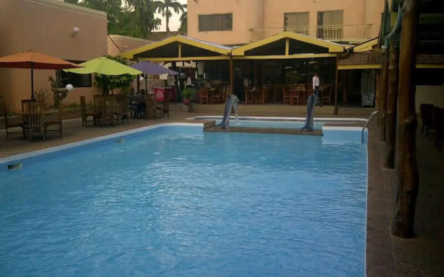 Sir Max Hotel