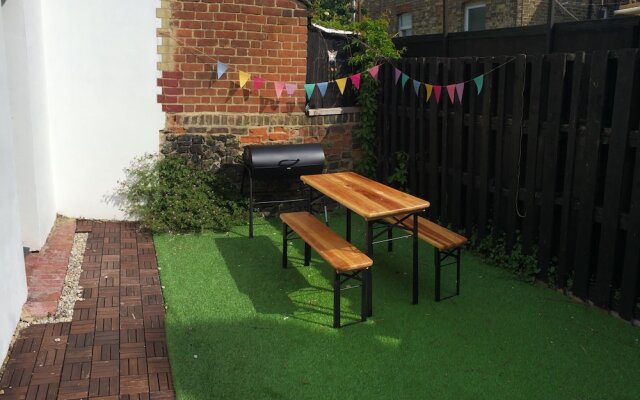5 bedroom Seaside Townhouse Beautifully Renovated