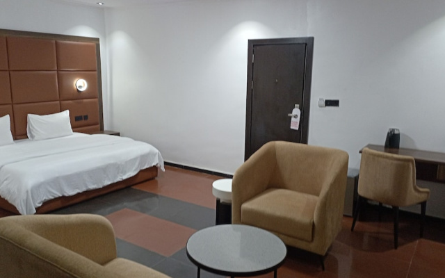 Hotel Thirty Five