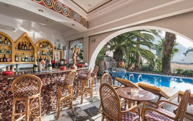 Blacksandy Beach Hotel
