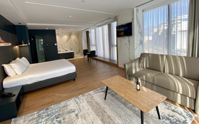Black Diamond Hotel