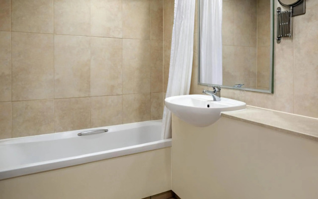 Ramada by Wyndham Cheltenham