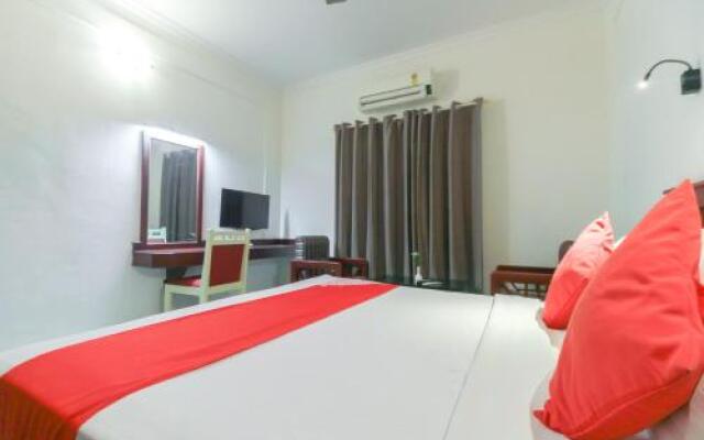 Oyo 26856 Surya Residency