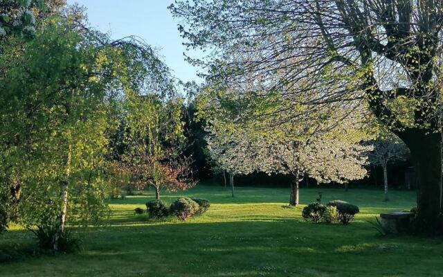 Maison d'une chambre avec jardin clos et wifi a Sigogne