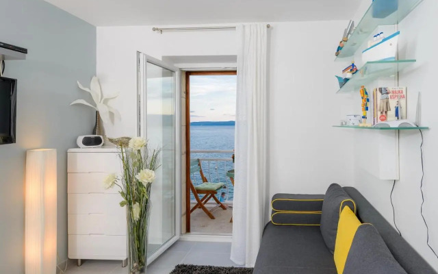 Top Location! Beach & Center Apt 4