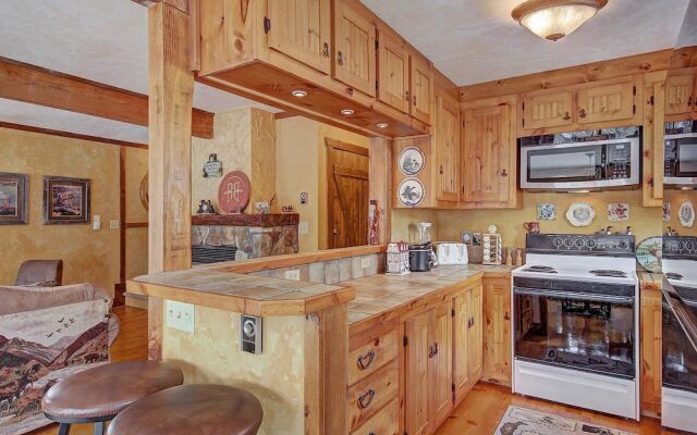 Whispering Pines - 4 Br Home