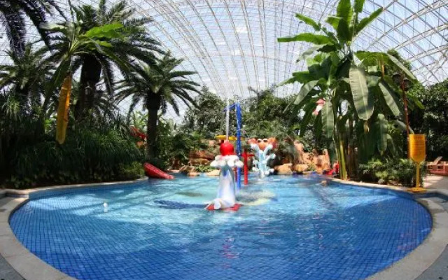 Aohua International Hot Spring Hotel