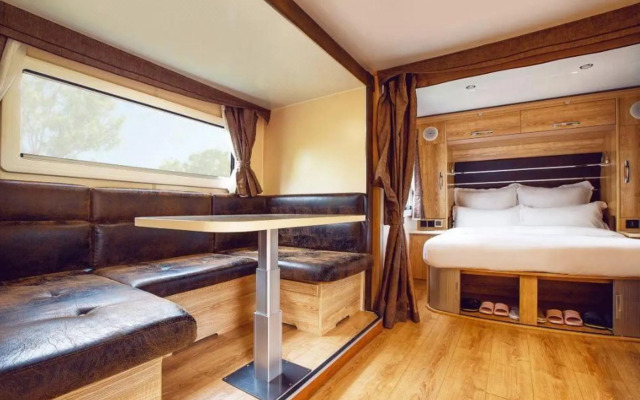 Bailu Zhiyin Hot Spring RV Campground