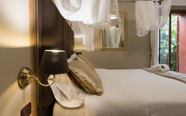 Oro Hotel