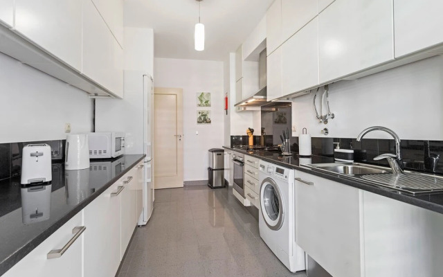 Rodamar I by An Island Apart