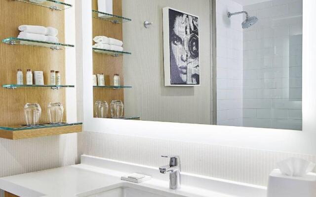 Renaissance Chicago Glenview Suites Hotel