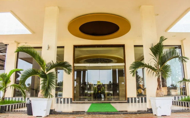 Solitaire Hotel and Resort