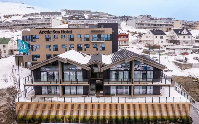 Arctic Sea Hotel