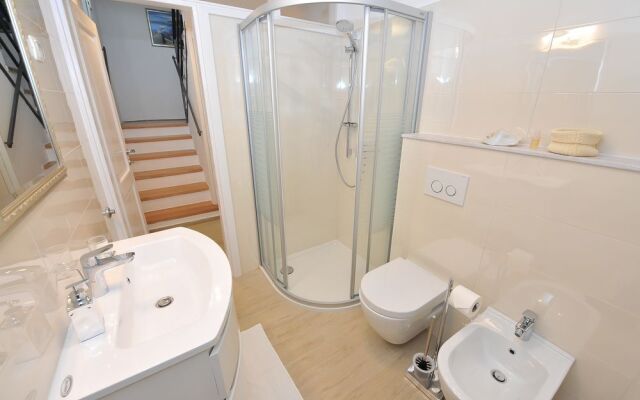 Feel Center Apartments.