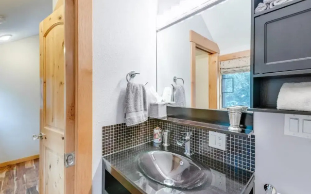Mt Baker Lodging Condo 23 - Sleeps 4