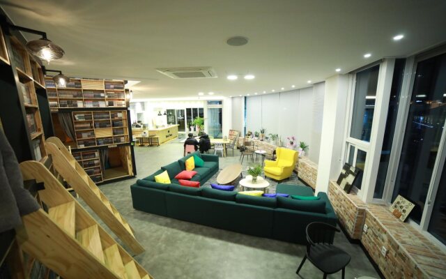 Book Home Gyeongju