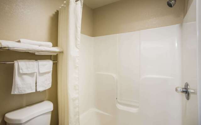 Super 8 by Wyndham Remington