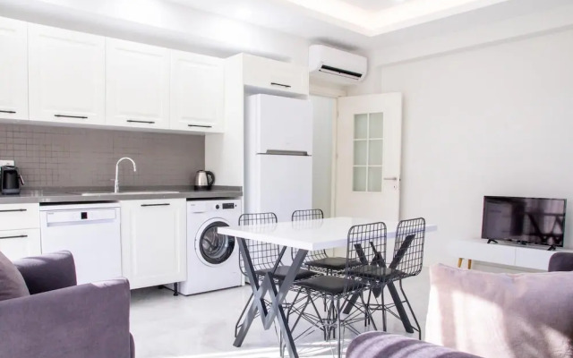 Modern Flat w Garden 5 min to Beach in Milas