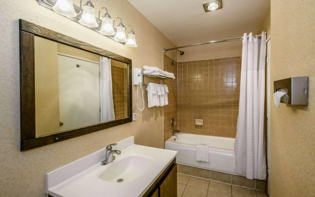 Quality Inn Redding near I-5