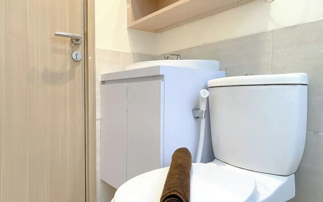 Homey And Good Choice 2Br At Meikarta Apartment