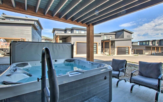 Newly-built Lakeside Gem w/ Community Perks!
