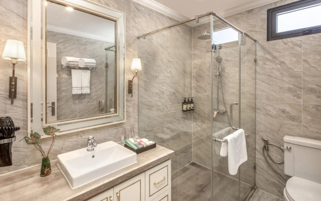 Melia Vinpearl Cam Ranh Beach Resort
