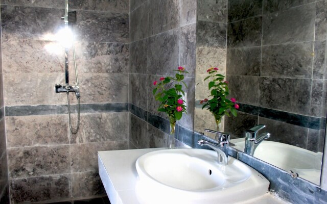 Hoi An Sea Sunset Villa & Bar