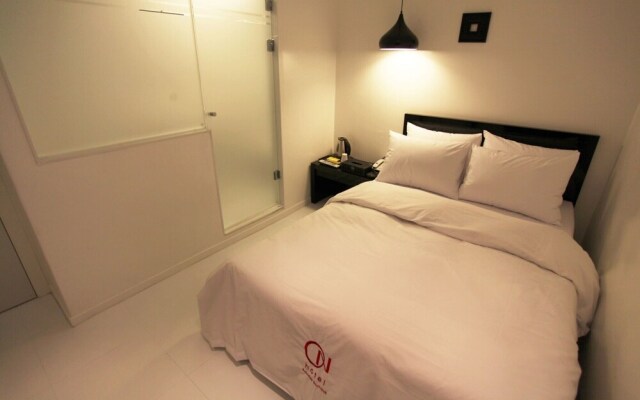 Cheonho Hotel ON