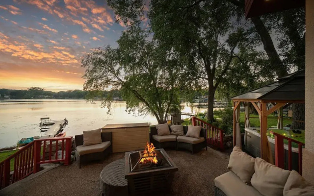 Minnesota Lakehouse Retreat