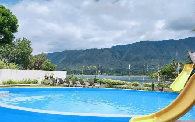 Zoe's Paradise Waterfront Hotel