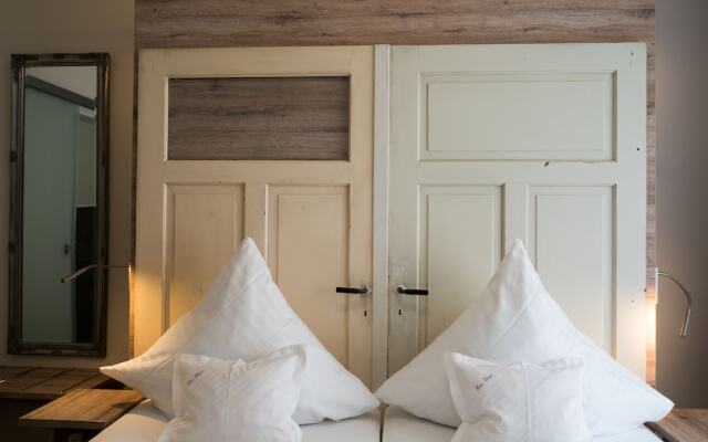 Weinbar und Hotel FahrAway