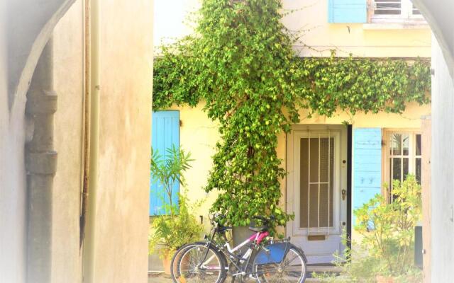 Cosy spacieux ,calme à 200 m des Arènes, wifi