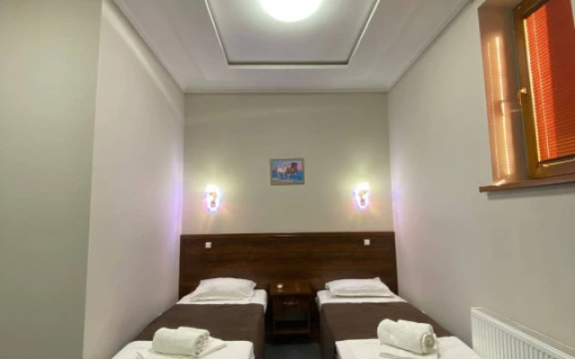 Parvina Hotel