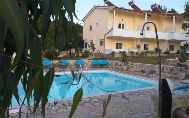 Отель Caretta Village